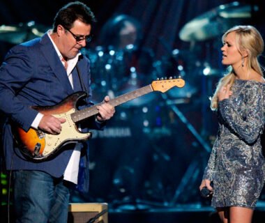 Carrie-Underwood-and-Vince-Gill