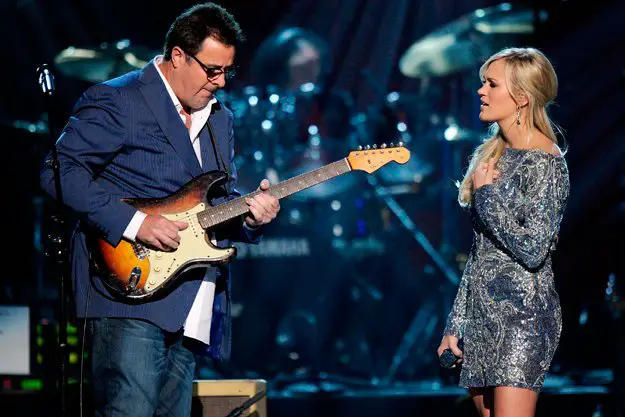 Carrie-Underwood-and-Vince-Gill